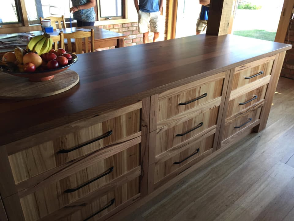 5 Benefits of Choosing Custom Cabinetry for Your Home