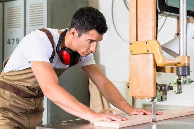What Does a Cabinet Maker Do?